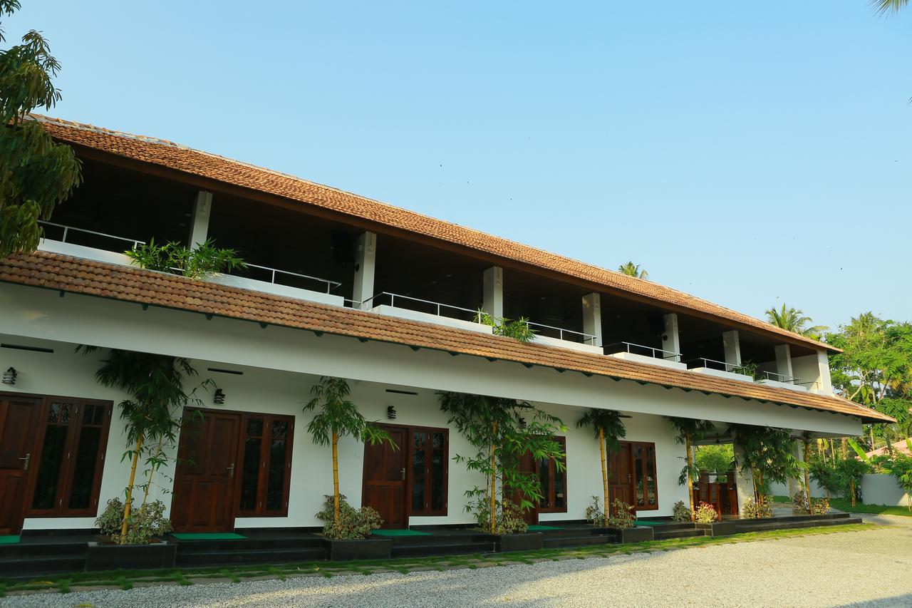 Global Backwater Resort Колам Екстериор снимка